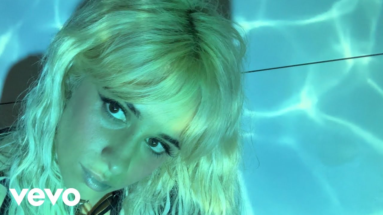 pink xoxo Lyrics